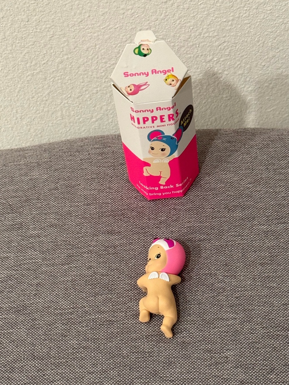 Sonny Angel HIPPERS Looking
Back Series: BLIND BOX - Sloth
